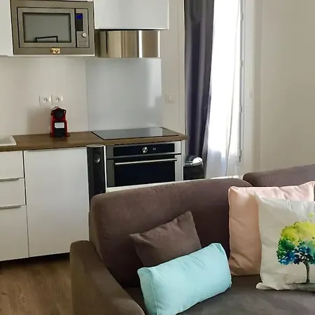 Queen - - Apartment Paris