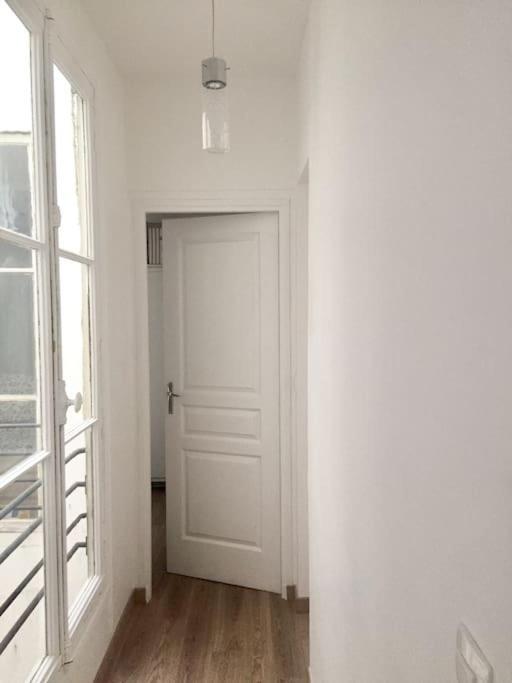 Queen - - Apartment Paris