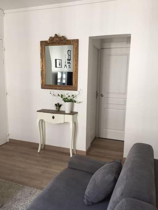 Queen - - Apartment